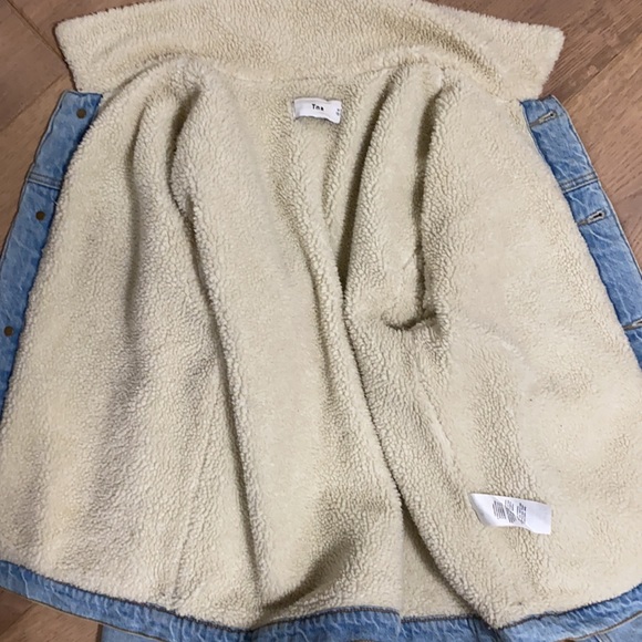 Aritzia /tna jean jacket - Picture 2 of 2